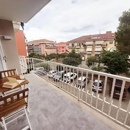 La Casetta Bianca Luce Mare E Relax Apartamento *