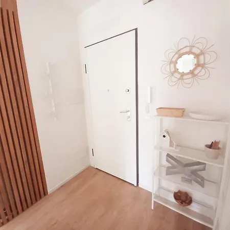 Apartment La Casetta Bianca Luce Mare E Relax *